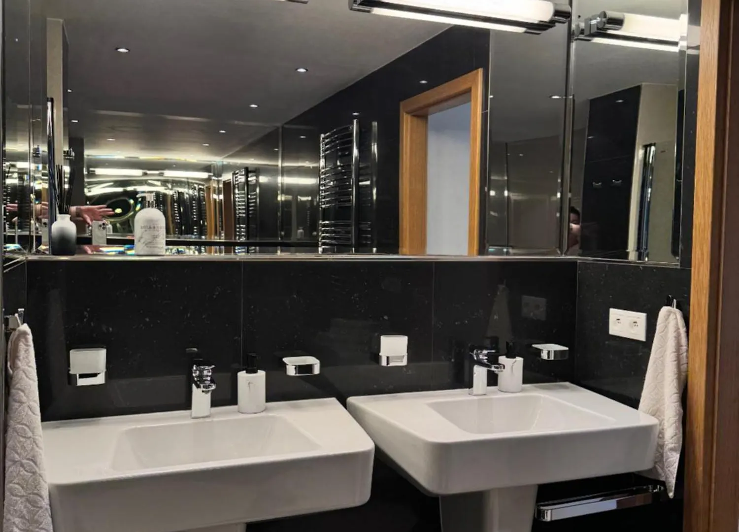 Magic View Apartman Vyhlidka 卡罗维发利